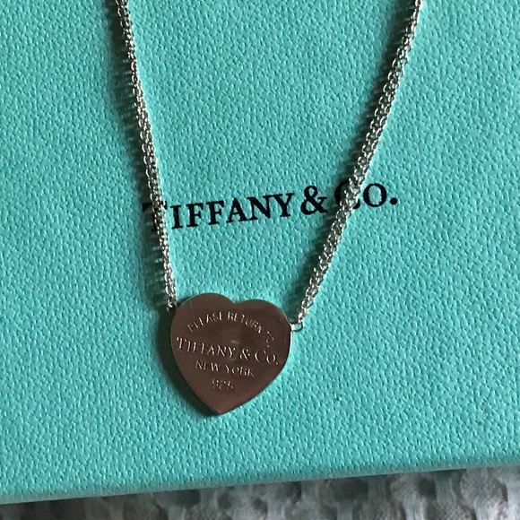 Tiffany & Co. RTT small heart tag necklace - 16 inch length - Picture 2 of 11